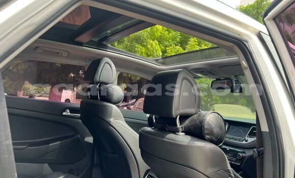 Dieundeu Beess Hyundai Tucson White Auto in Dakar in Dakar Dieundeu Beess Hyundai Tucson White Auto in Dakar in Dakar