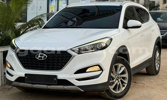 Dieundeu Beess Hyundai Tucson White Auto in Dakar in Dakar