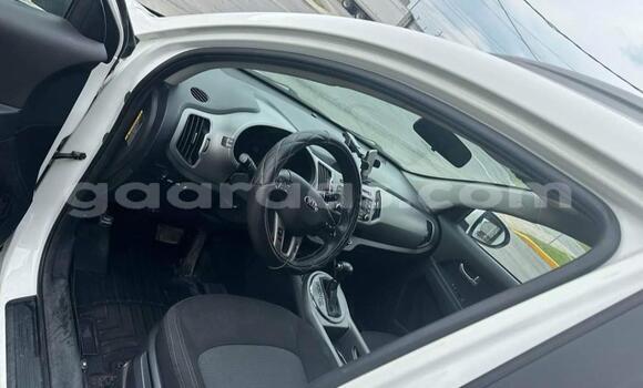 Acheter Import Voiture Kia Sportage Blanc à Dakar, Dakar Acheter Import Voiture Kia Sportage Blanc à Dakar, Dakar