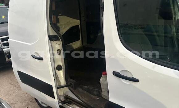 Acheter Occasion Voiture Peugeot Partner Blanc à Dakar, Dakar Acheter Occasion Voiture Peugeot Partner Blanc à Dakar, Dakar