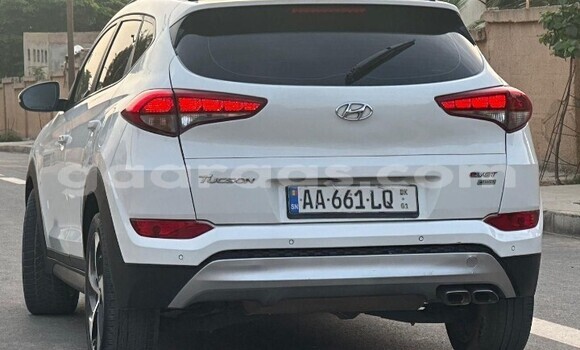 Acheter Occasion Voiture Hyundai Tucson Blanc à Dakar, Dakar Acheter Occasion Voiture Hyundai Tucson Blanc à Dakar, Dakar