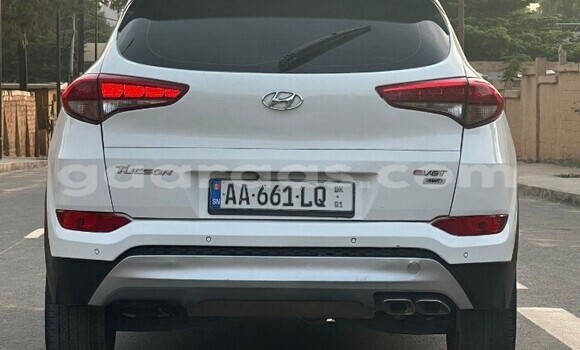 Acheter Occasion Voiture Hyundai Tucson Blanc à Dakar, Dakar Acheter Occasion Voiture Hyundai Tucson Blanc à Dakar, Dakar