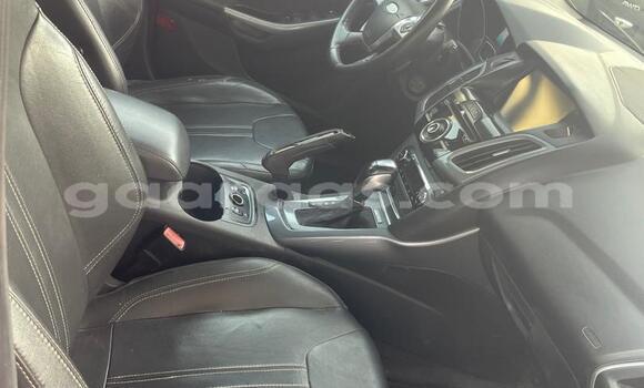 Buy Used Ford Focus Red Car in Dakar in Dakar Buy Used Ford Focus Red Car in Dakar in Dakar