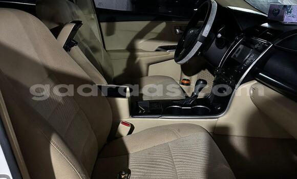 Dieundeu Occasion Toyota Camry White Auto in Dakar in Dakar Dieundeu Occasion Toyota Camry White Auto in Dakar in Dakar