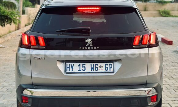 Buy Import Peugeot 3008 Green Car in Dakar in Dakar Buy Import Peugeot 3008 Green Car in Dakar in Dakar