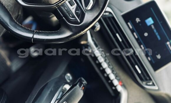 Buy Import Peugeot 3008 Green Car in Dakar in Dakar Buy Import Peugeot 3008 Green Car in Dakar in Dakar