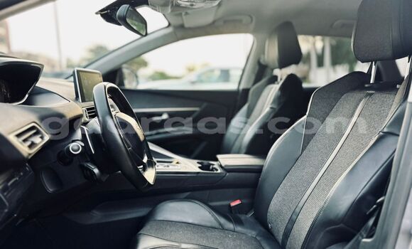 Buy Import Peugeot 3008 Green Car in Dakar in Dakar Buy Import Peugeot 3008 Green Car in Dakar in Dakar