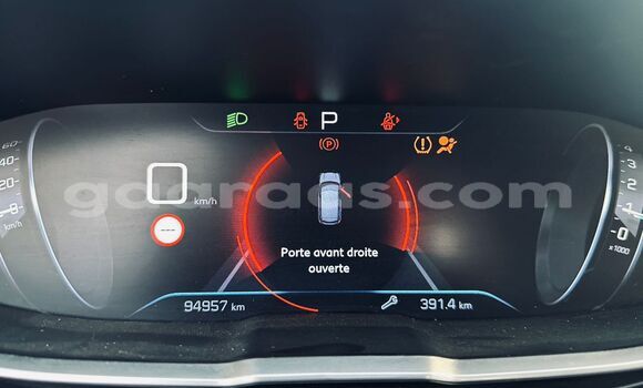 Buy Import Peugeot 3008 Green Car in Dakar in Dakar Buy Import Peugeot 3008 Green Car in Dakar in Dakar