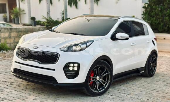 Buy Import Kia Sportage White Car in Dakar in Dakar Buy Import Kia Sportage White Car in Dakar in Dakar
