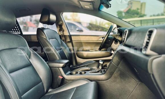 Buy Import Kia Sportage White Car in Dakar in Dakar Buy Import Kia Sportage White Car in Dakar in Dakar