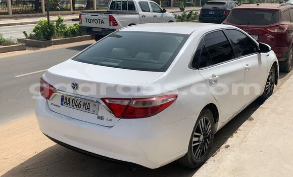 Dieundeu Occasion Toyota Camry White Auto in Dakar in Dakar Dieundeu Occasion Toyota Camry White Auto in Dakar in Dakar