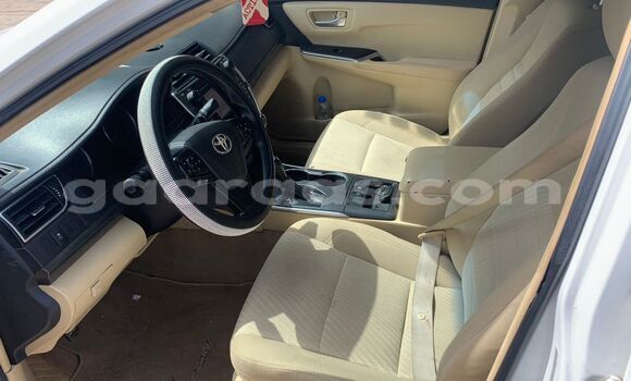 Dieundeu Occasion Toyota Camry White Auto in Dakar in Dakar Dieundeu Occasion Toyota Camry White Auto in Dakar in Dakar