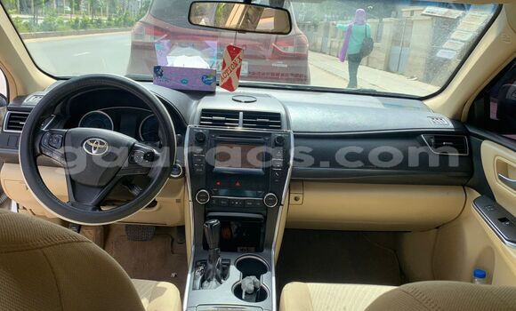 Dieundeu Occasion Toyota Camry White Auto in Dakar in Dakar Dieundeu Occasion Toyota Camry White Auto in Dakar in Dakar