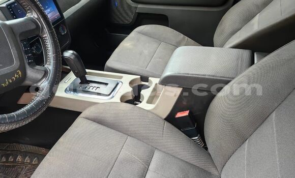 Acheter Occasion Voiture Ford Escape Bleu à Dakar, Dakar Acheter Occasion Voiture Ford Escape Bleu à Dakar, Dakar