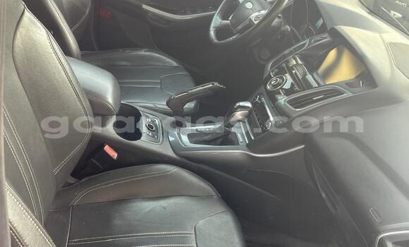 Acheter Occasion Voiture Ford Focus Rouge à Dakar, Dakar Acheter Occasion Voiture Ford Focus Rouge à Dakar, Dakar