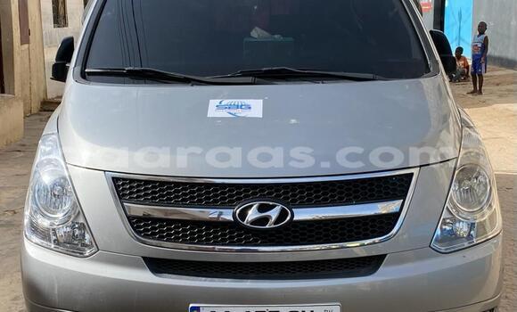 Buy Used Hyundai Starex Silver Car in Dakar in Dakar Buy Used Hyundai Starex Silver Car in Dakar in Dakar