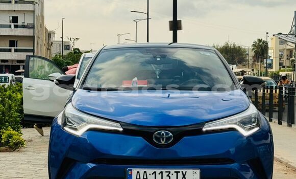 Buy Used Toyota C-HR Blue Car in Dakar in Dakar