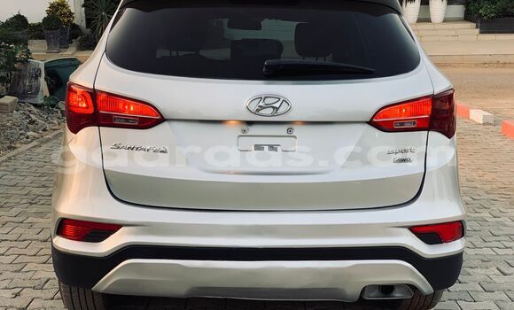 Buy Import Hyundai Santa Fe Silver Car in Dakar in Dakar Buy Import Hyundai Santa Fe Silver Car in Dakar in Dakar