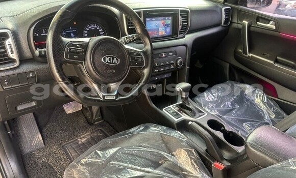 Buy Used Kia Sportage White Car in Dakar in Dakar Buy Used Kia Sportage White Car in Dakar in Dakar