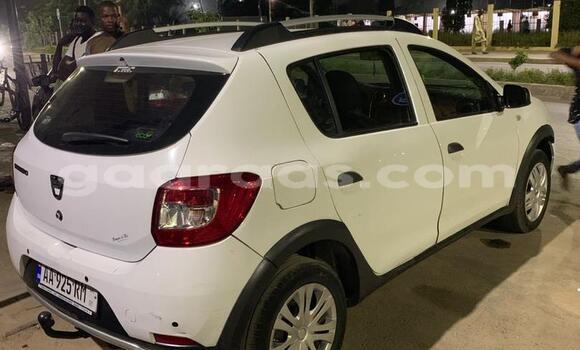 Dieundeu Occasion Dacia Sandero White Auto in Dakar in Dakar Dieundeu Occasion Dacia Sandero White Auto in Dakar in Dakar