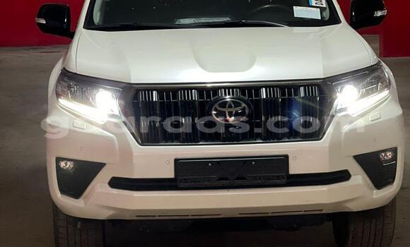 Buy Used Toyota Prado White Car in Dakar in Dakar