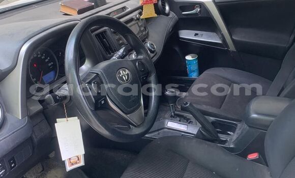 Buy Used Toyota RAV4 White Car in Dakar in Dakar Buy Used Toyota RAV4 White Car in Dakar in Dakar