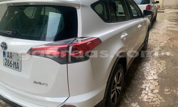 Buy Used Toyota RAV4 White Car in Dakar in Dakar Buy Used Toyota RAV4 White Car in Dakar in Dakar