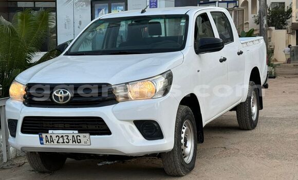 Buy Used Toyota Hilux White Car in Dakar in Dakar Buy Used Toyota Hilux White Car in Dakar in Dakar