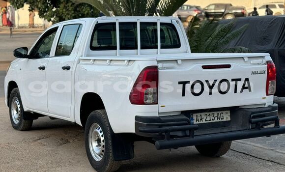 Buy Used Toyota Hilux White Car in Dakar in Dakar Buy Used Toyota Hilux White Car in Dakar in Dakar