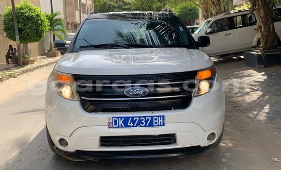 Dieundeu Occasion Ford Explorer White Auto in Dakar in Dakar