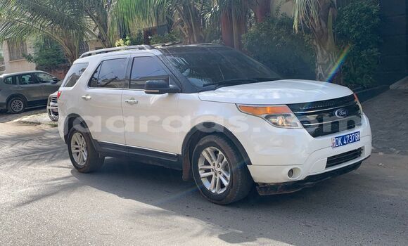 Acheter Occasion Voiture Ford Explorer Blanc à Dakar, Dakar Acheter Occasion Voiture Ford Explorer Blanc à Dakar, Dakar