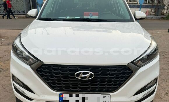 Buy Used Hyundai Tucson White Car in Dakar in Dakar
