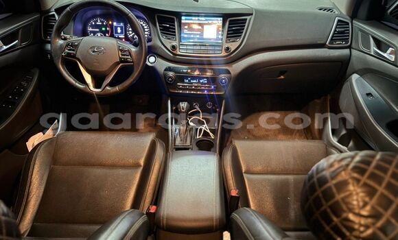 Buy Used Hyundai Tucson White Car in Dakar in Dakar Buy Used Hyundai Tucson White Car in Dakar in Dakar