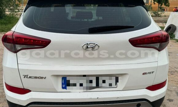 Buy Used Hyundai Tucson White Car in Dakar in Dakar Buy Used Hyundai Tucson White Car in Dakar in Dakar