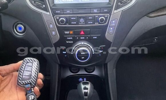 Buy Used Hyundai Tucson White Car in Dakar in Dakar Buy Used Hyundai Tucson White Car in Dakar in Dakar