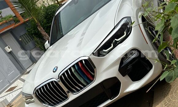 Dieundeu Occasion BMW X5 White Auto in Dakar in Dakar Dieundeu Occasion BMW X5 White Auto in Dakar in Dakar