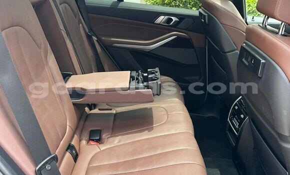 Dieundeu Occasion BMW X5 White Auto in Dakar in Dakar Dieundeu Occasion BMW X5 White Auto in Dakar in Dakar