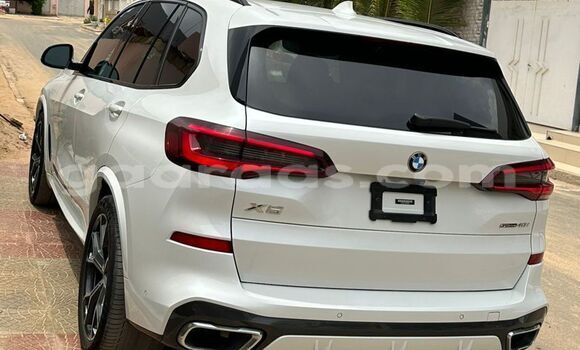 Dieundeu Occasion BMW X5 White Auto in Dakar in Dakar Dieundeu Occasion BMW X5 White Auto in Dakar in Dakar