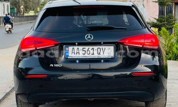 Dieundeu Occasion Mercedes‒Benz C–Class Black Auto in Dakar in Dakar Dieundeu Occasion Mercedes‒Benz C–Class Black Auto in Dakar in Dakar
