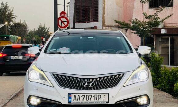 Acheter Occasion Voiture Hyundai Grandeur Blanc à Dakar, Dakar Acheter Occasion Voiture Hyundai Grandeur Blanc à Dakar, Dakar