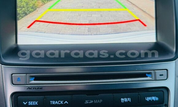 Buy Used Hyundai Grandeur White Car in Dakar in Dakar Buy Used Hyundai Grandeur White Car in Dakar in Dakar