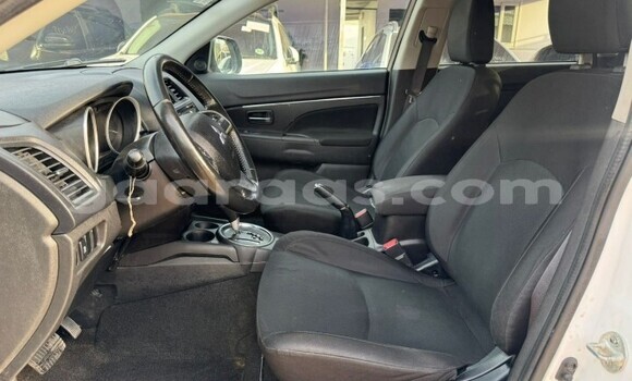 Buy Used Mitsubishi RVR White Car in Dakar in Dakar Buy Used Mitsubishi RVR White Car in Dakar in Dakar