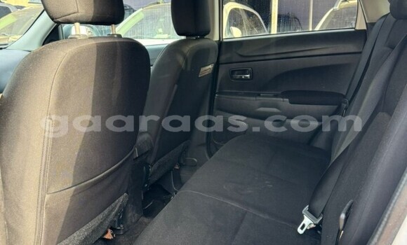 Buy Used Mitsubishi RVR White Car in Dakar in Dakar Buy Used Mitsubishi RVR White Car in Dakar in Dakar