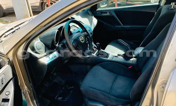 Dieundeu Occasion Mazda 3 Beige Auto in Dakar in Dakar Dieundeu Occasion Mazda 3 Beige Auto in Dakar in Dakar