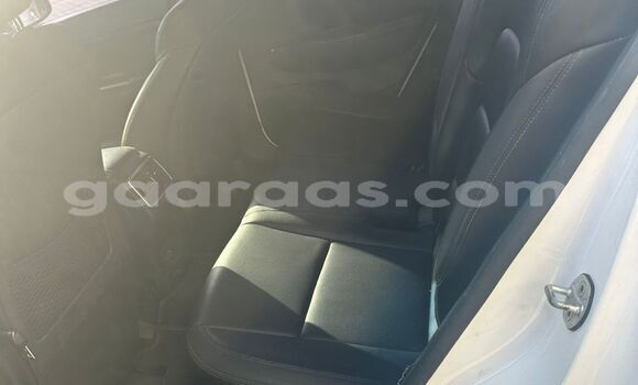 Acheter Occasion Voiture Kia Sportage Blanc à Dakar, Dakar Acheter Occasion Voiture Kia Sportage Blanc à Dakar, Dakar