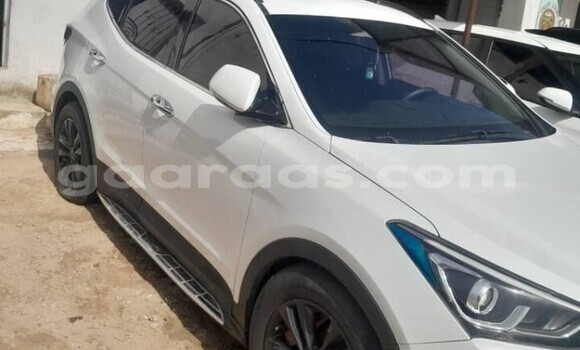Dieundeu Occasion Hyundai Santa Fe White Auto in Dakar in Dakar Dieundeu Occasion Hyundai Santa Fe White Auto in Dakar in Dakar