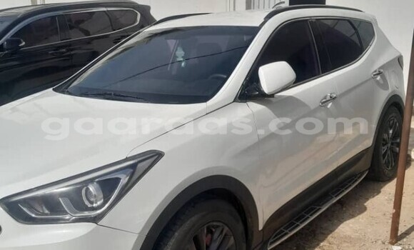 Dieundeu Occasion Hyundai Santa Fe White Auto in Dakar in Dakar Dieundeu Occasion Hyundai Santa Fe White Auto in Dakar in Dakar