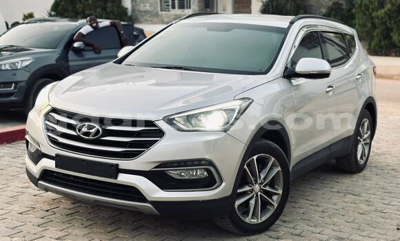 Dieundeu Imported Hyundai Santa Fe Silver Auto in Dakar in Dakar Dieundeu Imported Hyundai Santa Fe Silver Auto in Dakar in Dakar