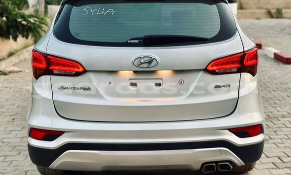 Dieundeu Imported Hyundai Santa Fe Silver Auto in Dakar in Dakar Dieundeu Imported Hyundai Santa Fe Silver Auto in Dakar in Dakar