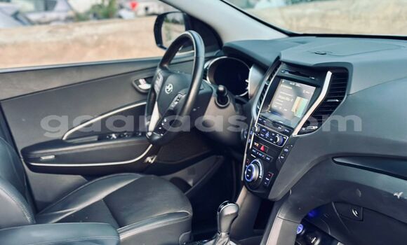 Dieundeu Imported Hyundai Santa Fe Silver Auto in Dakar in Dakar Dieundeu Imported Hyundai Santa Fe Silver Auto in Dakar in Dakar